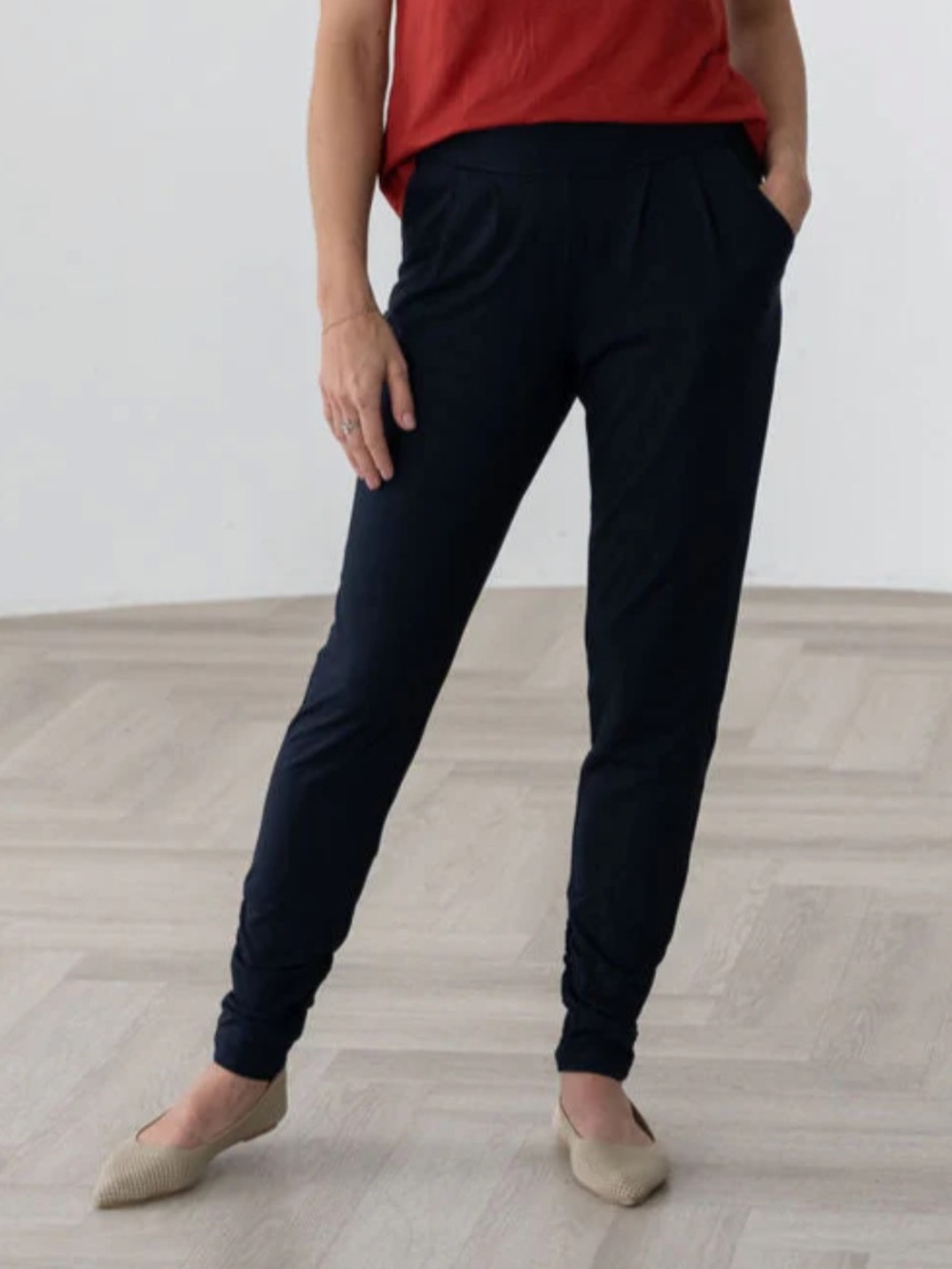 Encircled Dressy Sweatpants | Navy | L